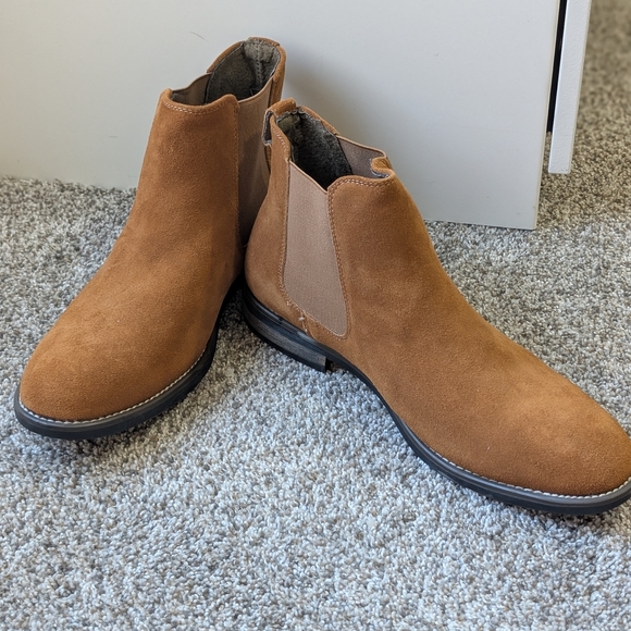 Stylish Tan Chelsea Boots for Men - Picture 6 of 10